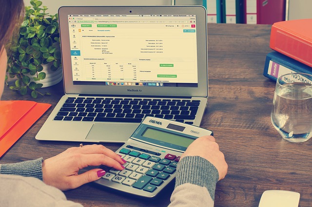 práce účetní.jpg